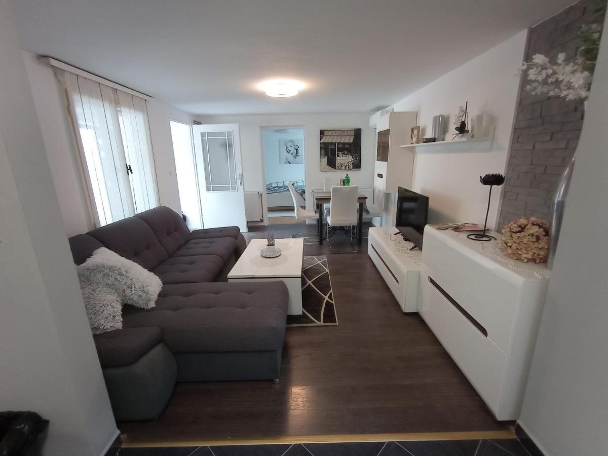 Apartmán Petra Ðakovo Exteriér fotografie